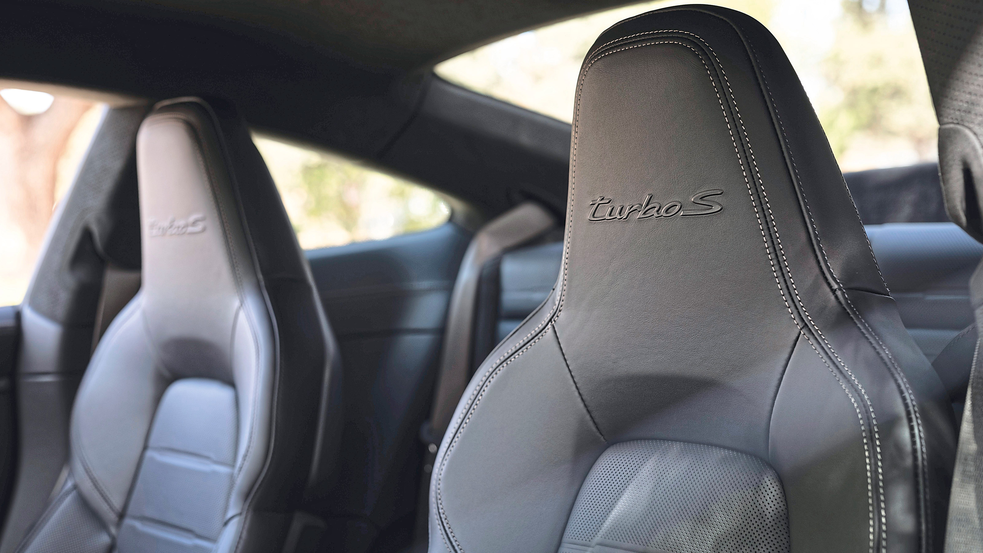 Porsche 911 Turbo S - seats