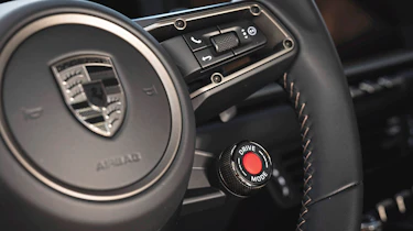 Porsche 911 Turbo S - interior detail