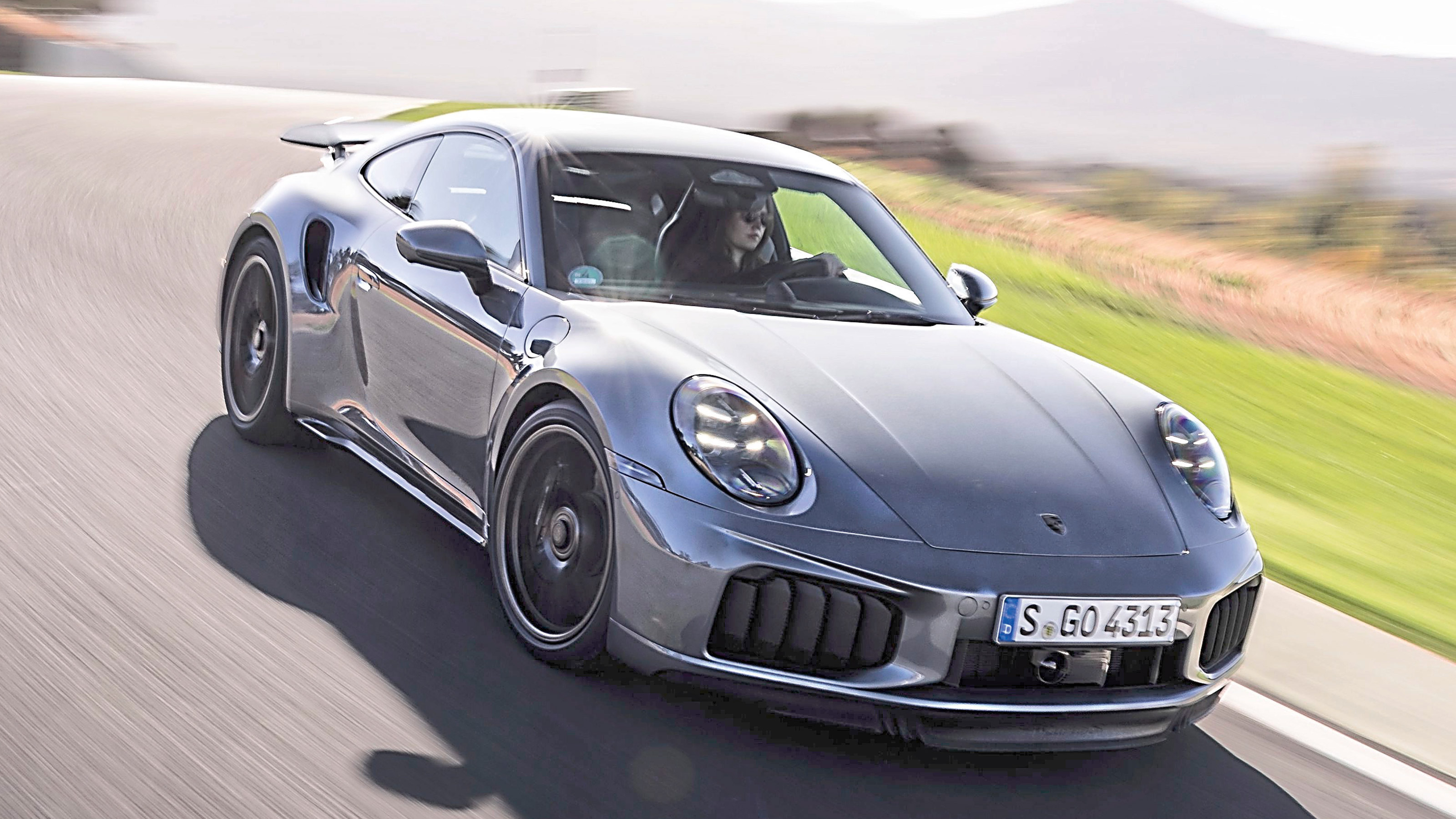 Porsche 911 Turbo S - front action