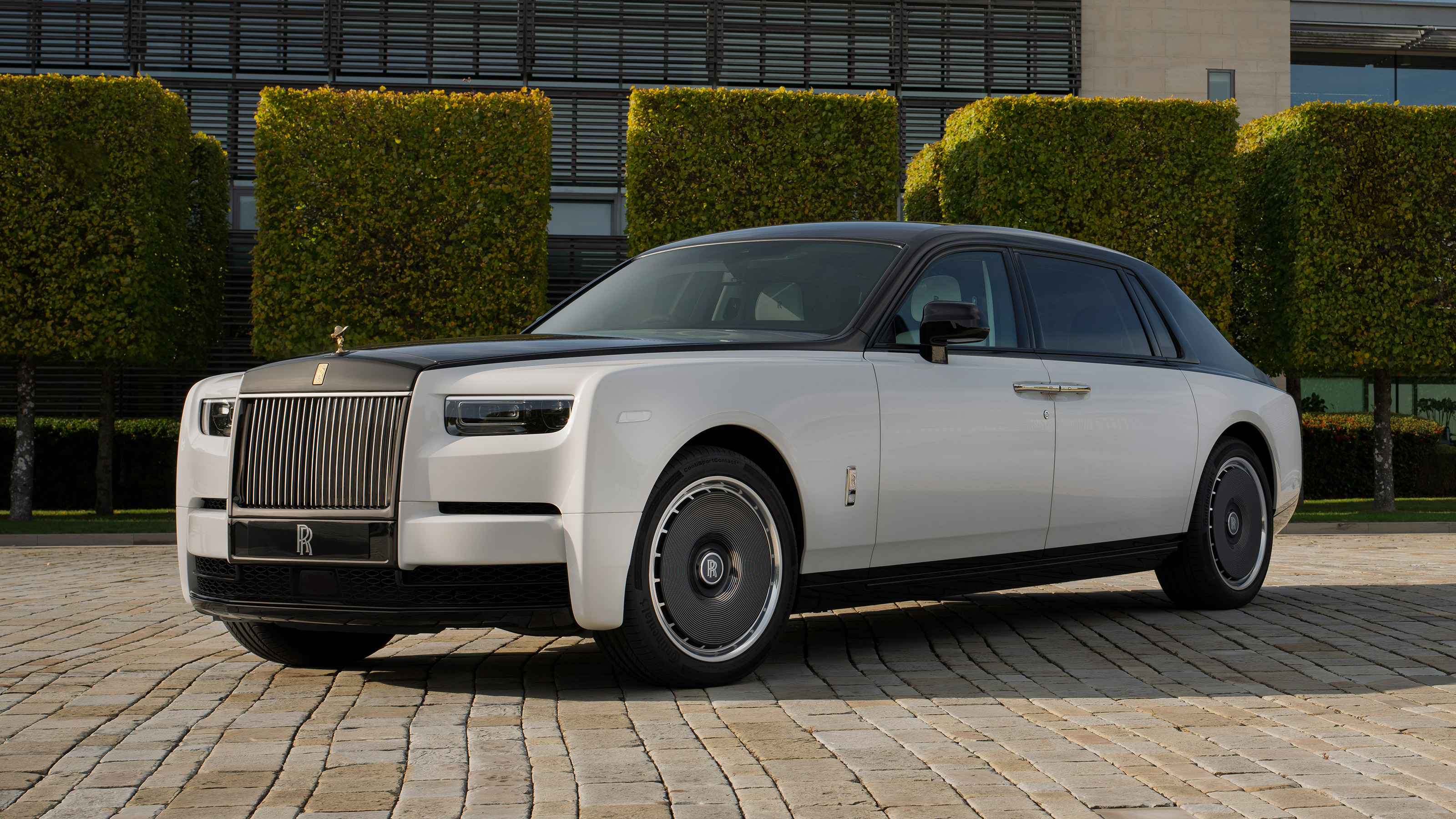 Rolls-Royce Phantom Centenary - front