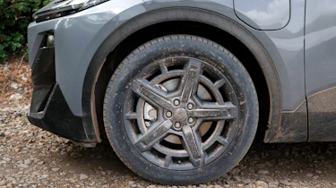 Subaru Uncharted - wheel