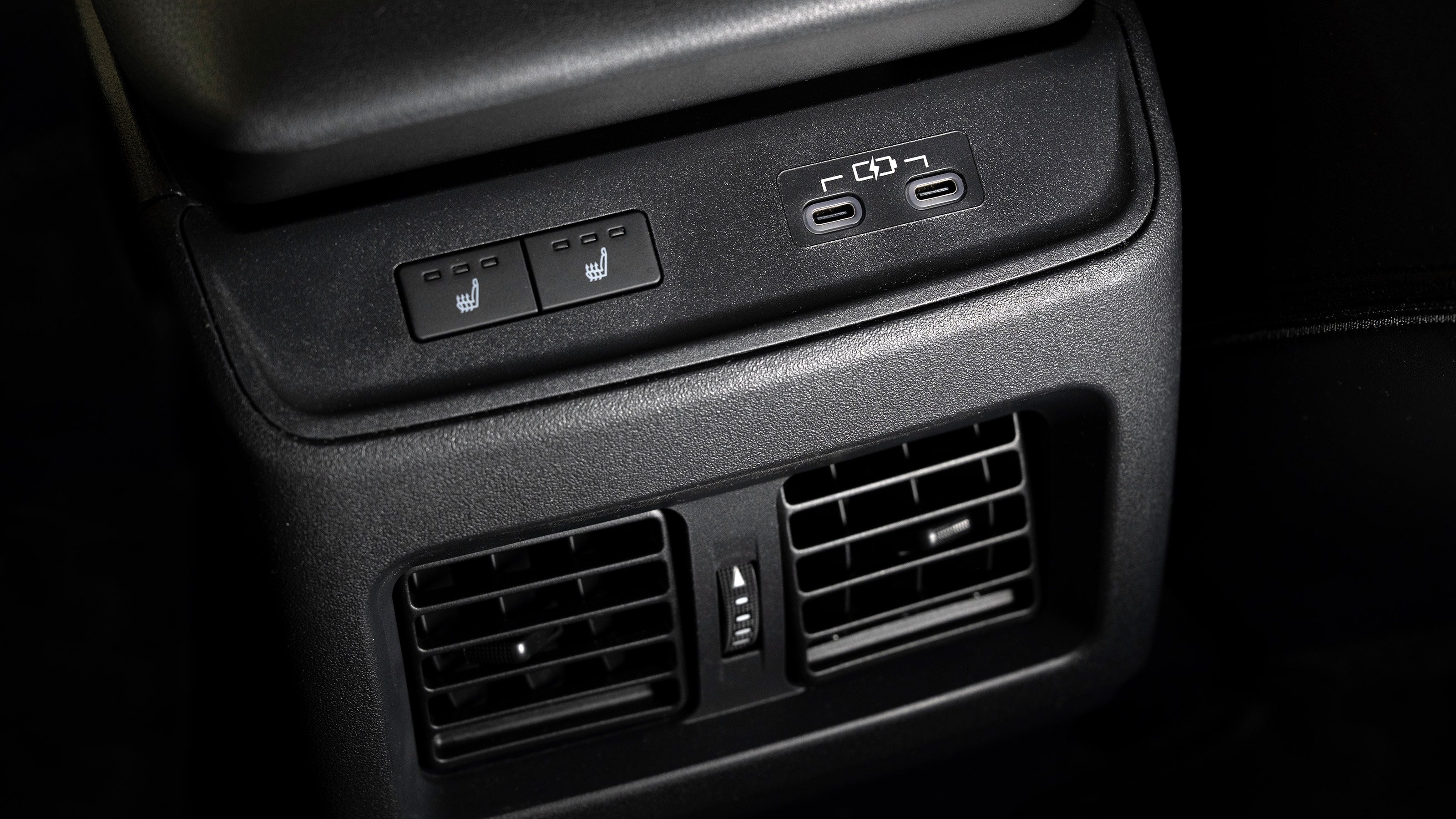 Subaru Uncharted - rear controls