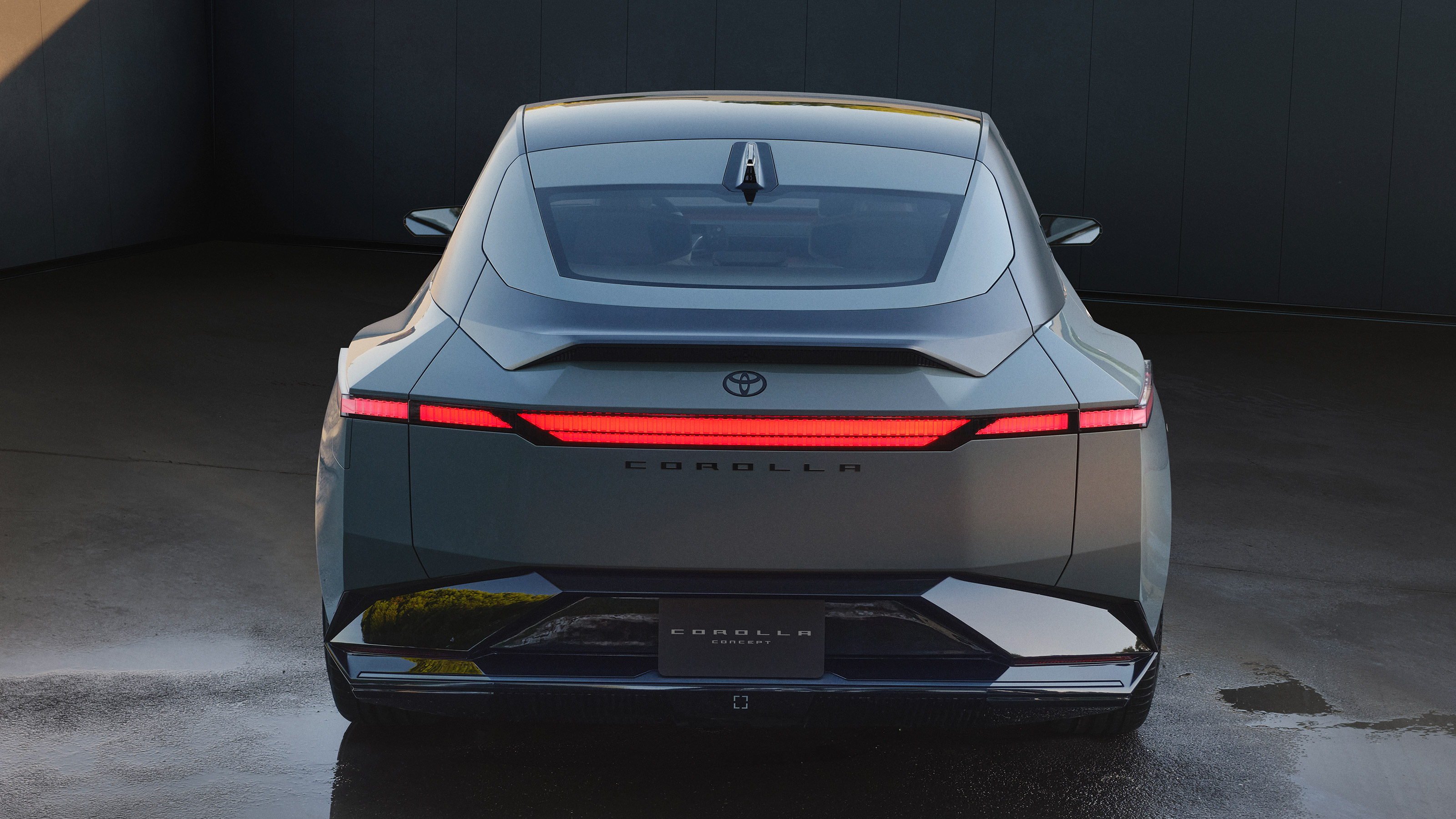 Toyota Corolla Concept - full rear