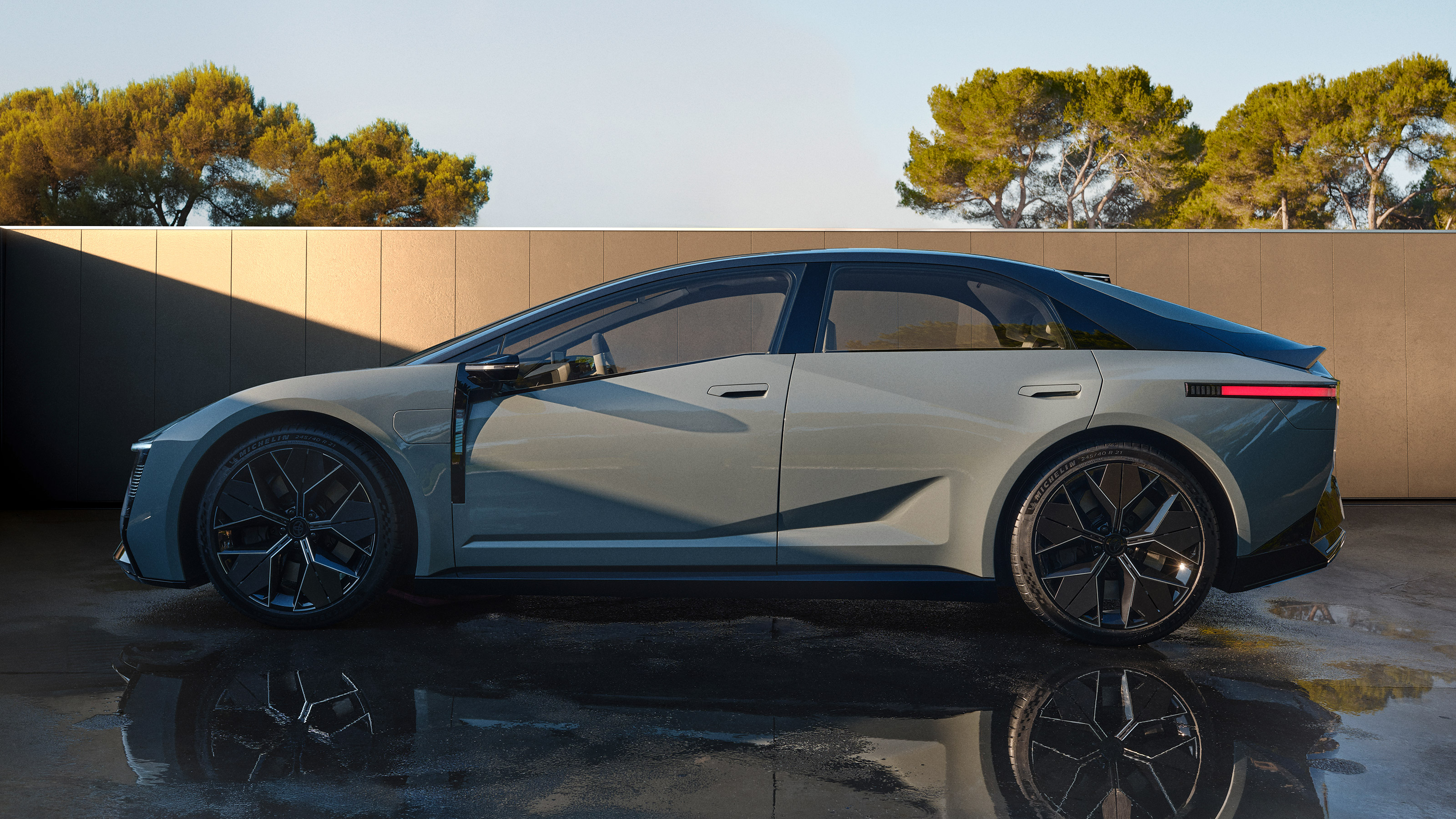 Toyota Corolla Concept - side