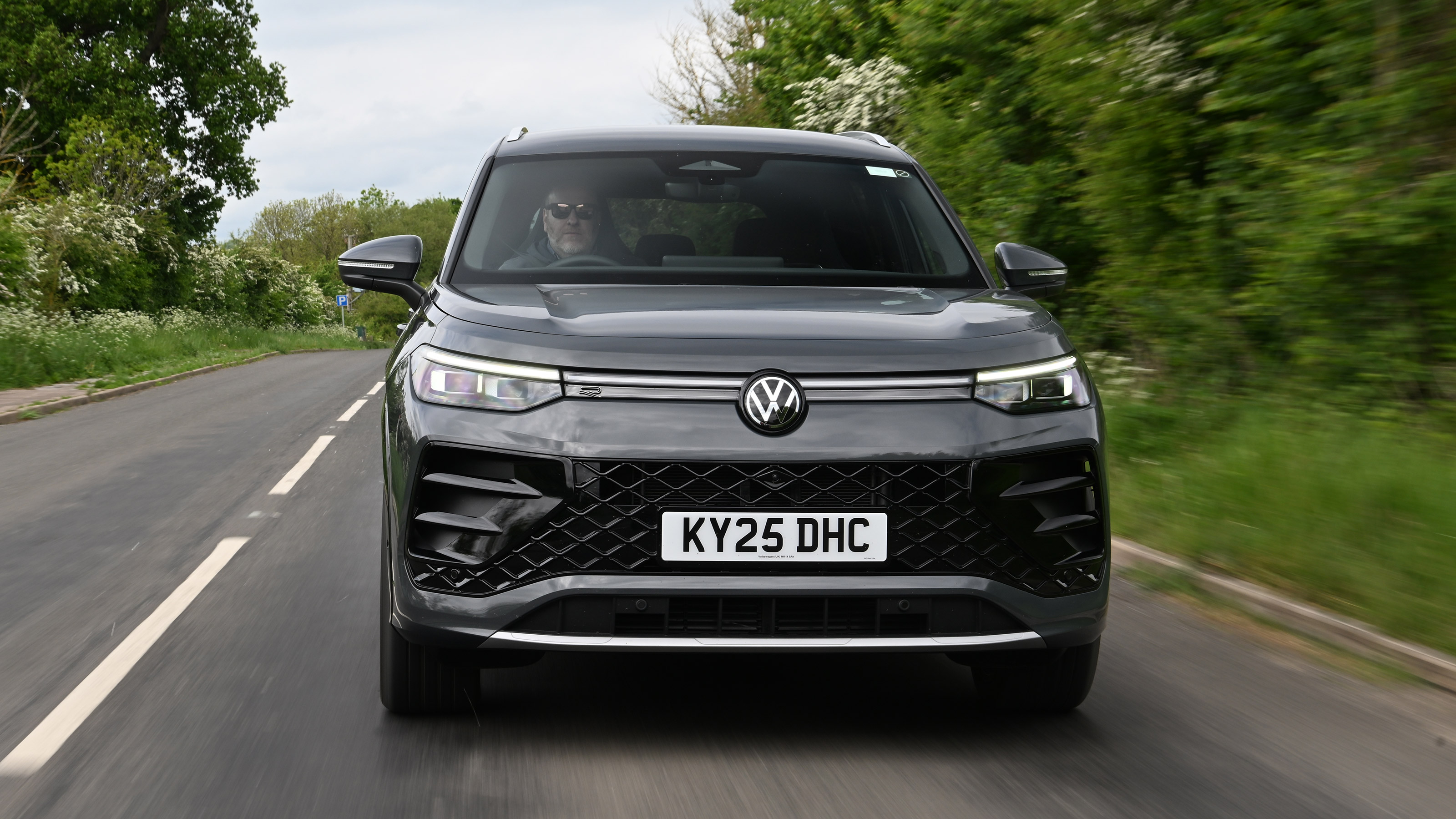 Volkswagen Tayron - full front