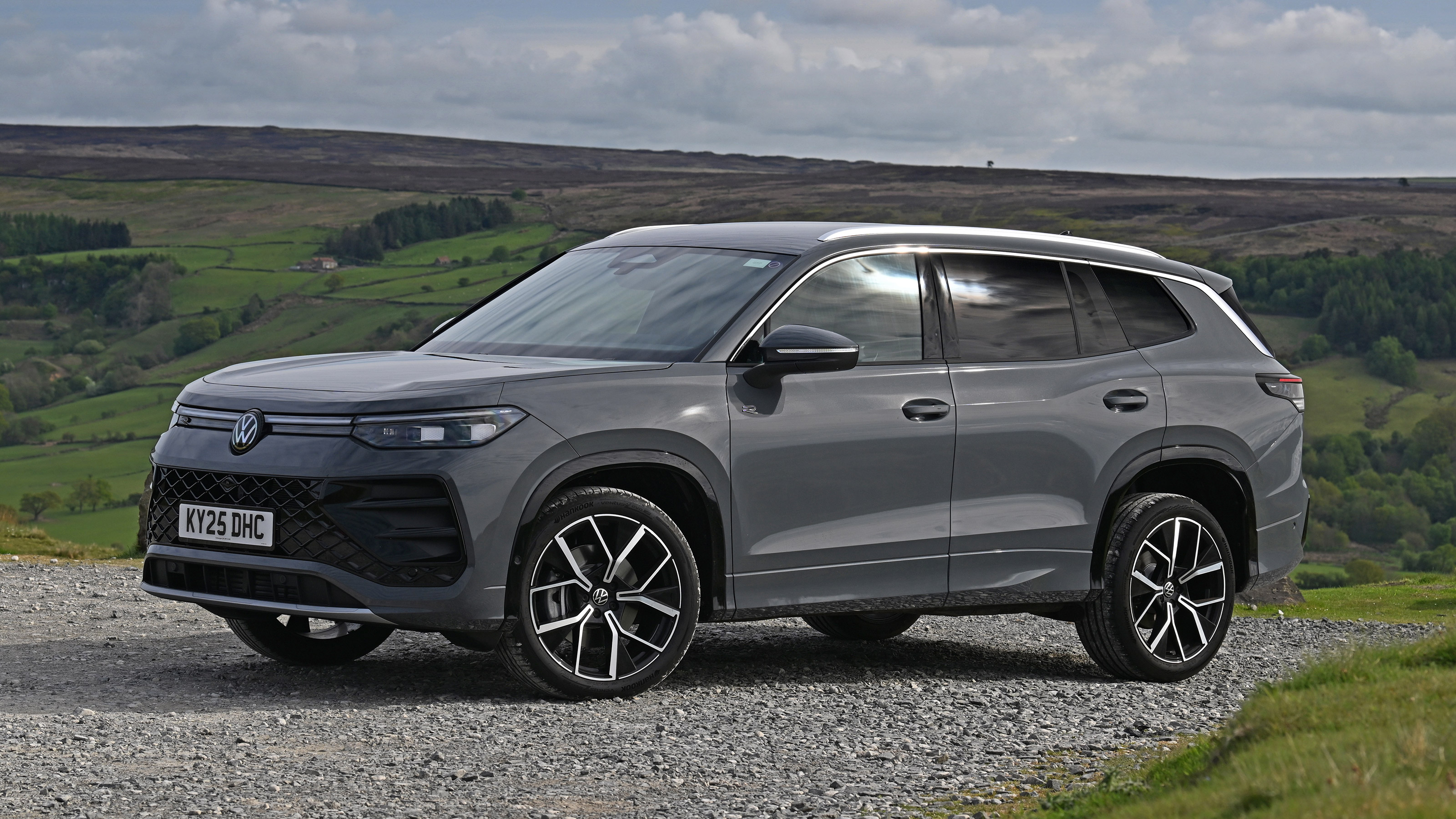 Volkswagen Tayron - front static