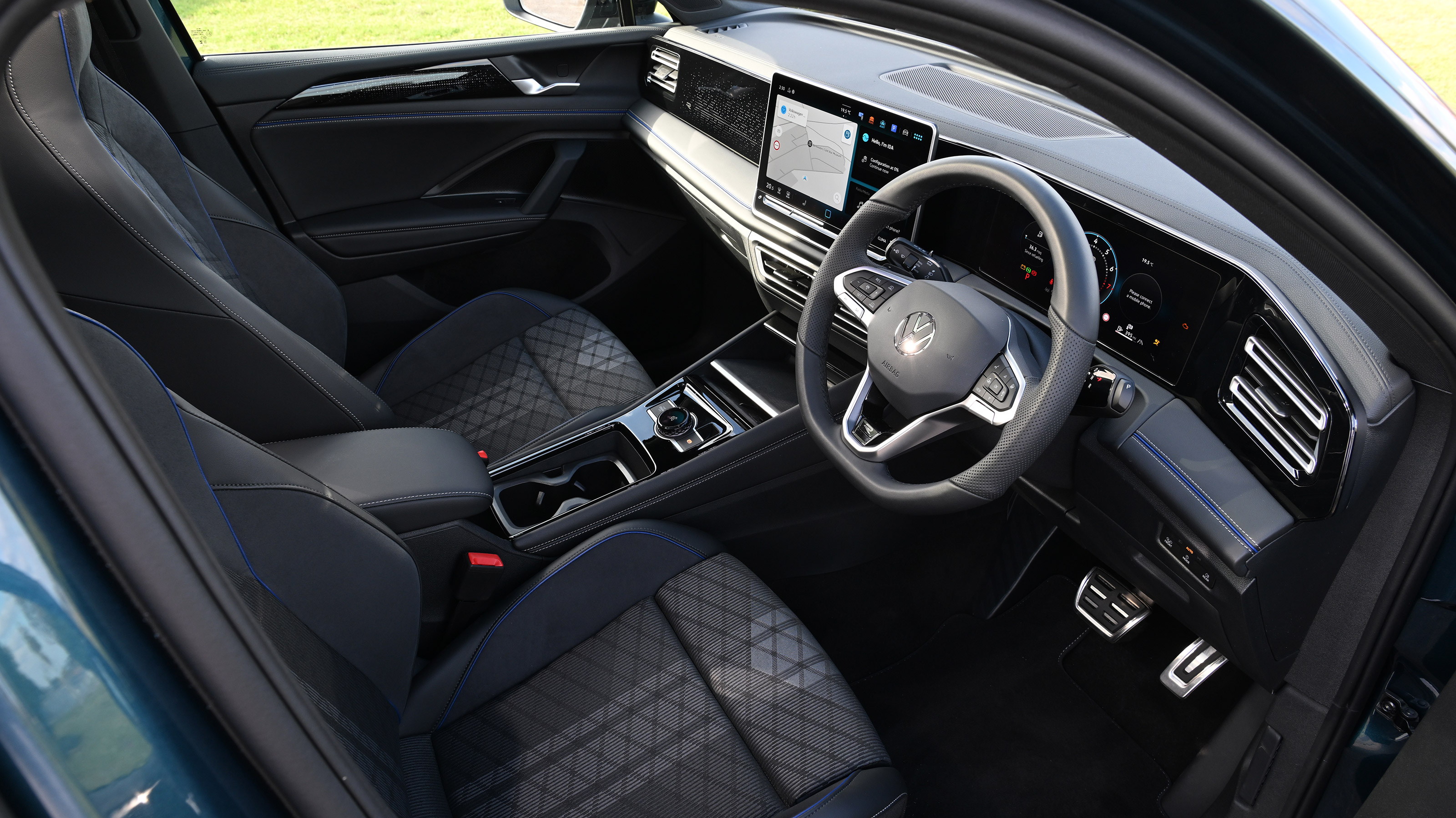 Volkswagen Tiguan UK - dash