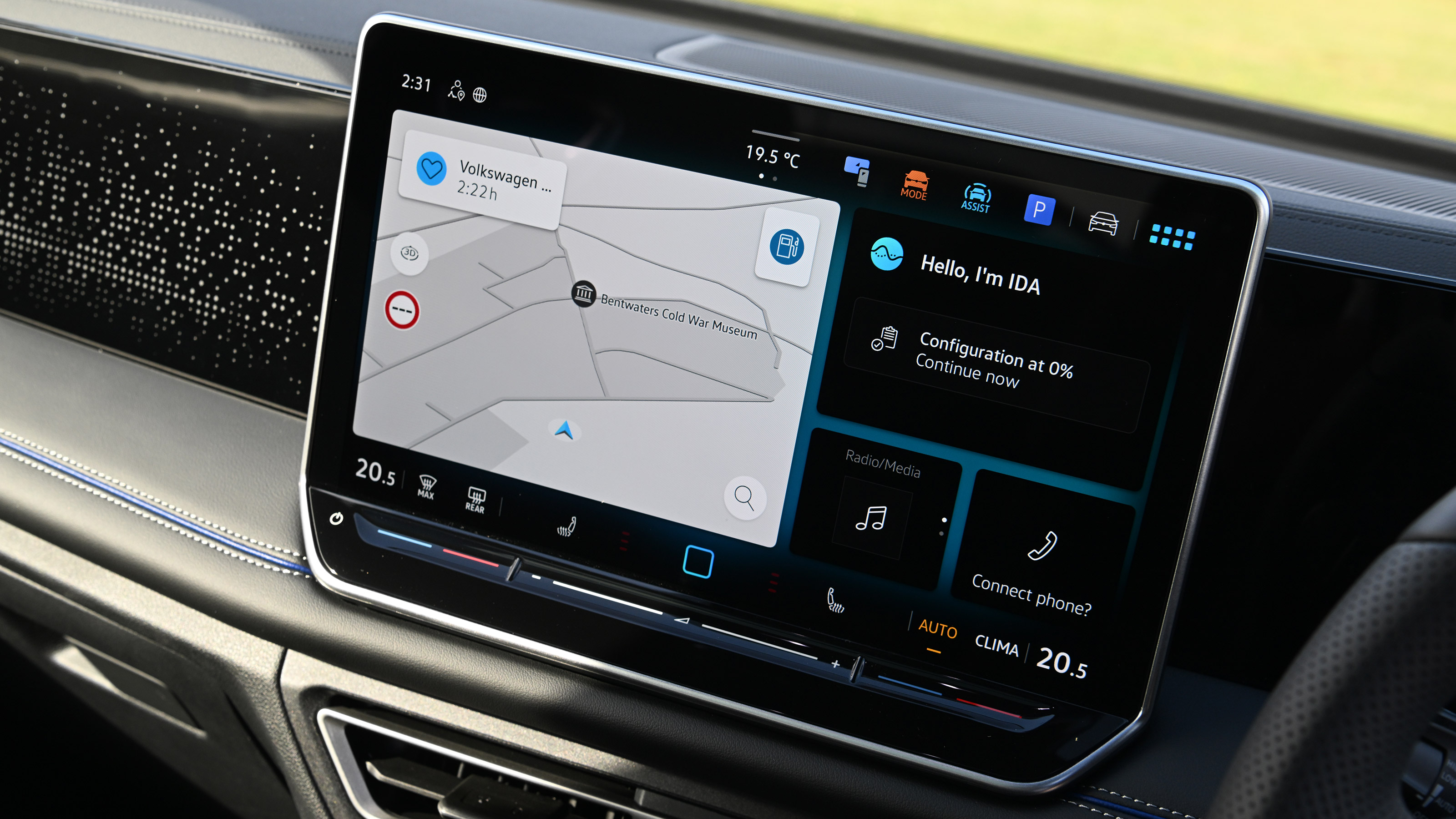 Volkswagen Tiguan UK - infotainment