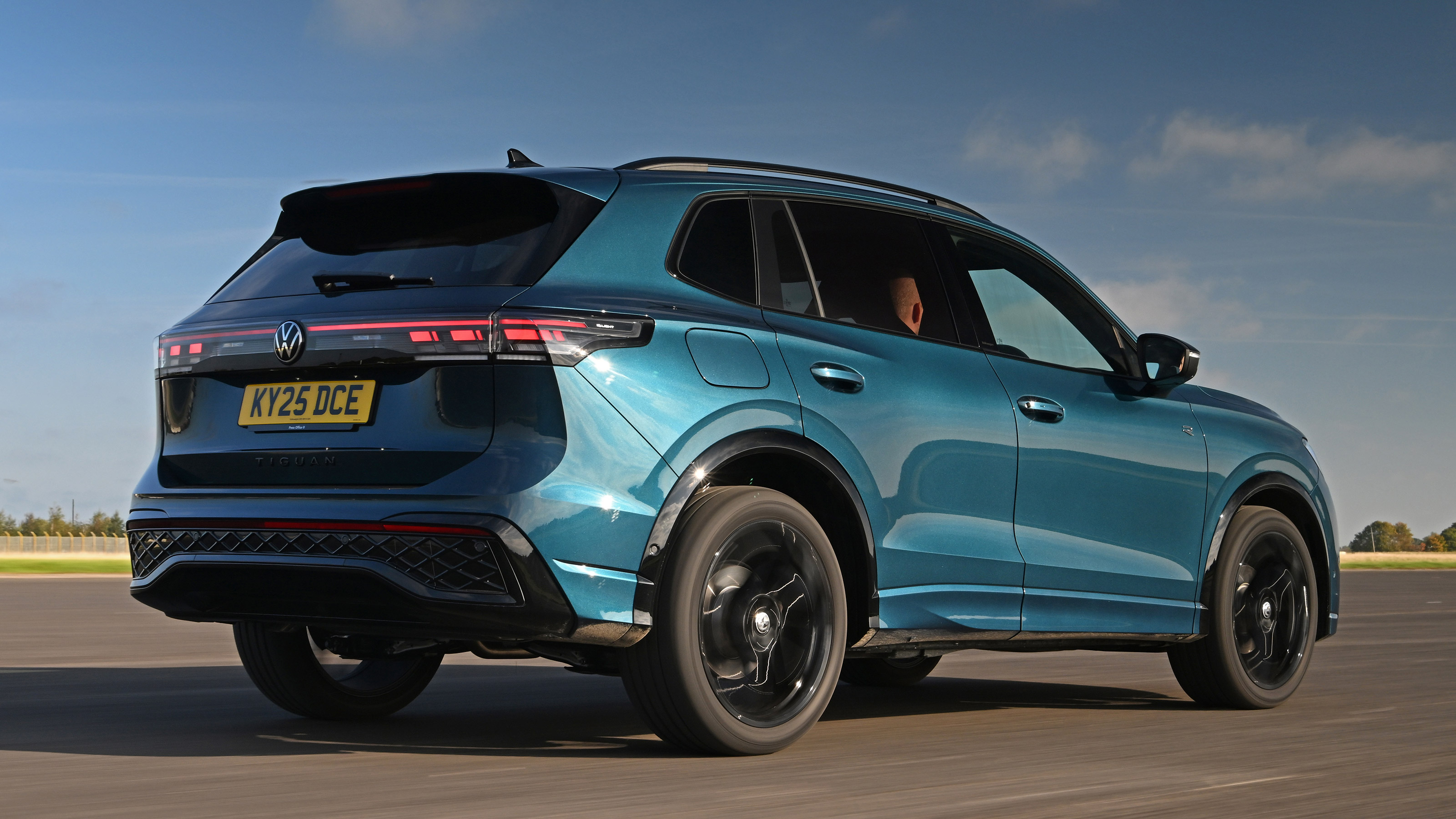 Volkswagen Tiguan UK - rear