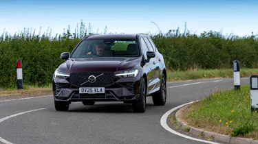 Volvo XC60 - front cornering