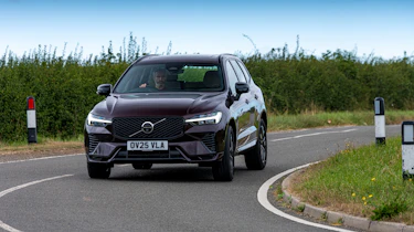 Volvo XC60 - front cornering