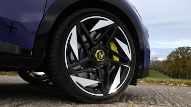 Abarth 600e Scorpionissima - wheel