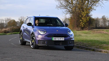 Abarth 600e Scorpionissima - front