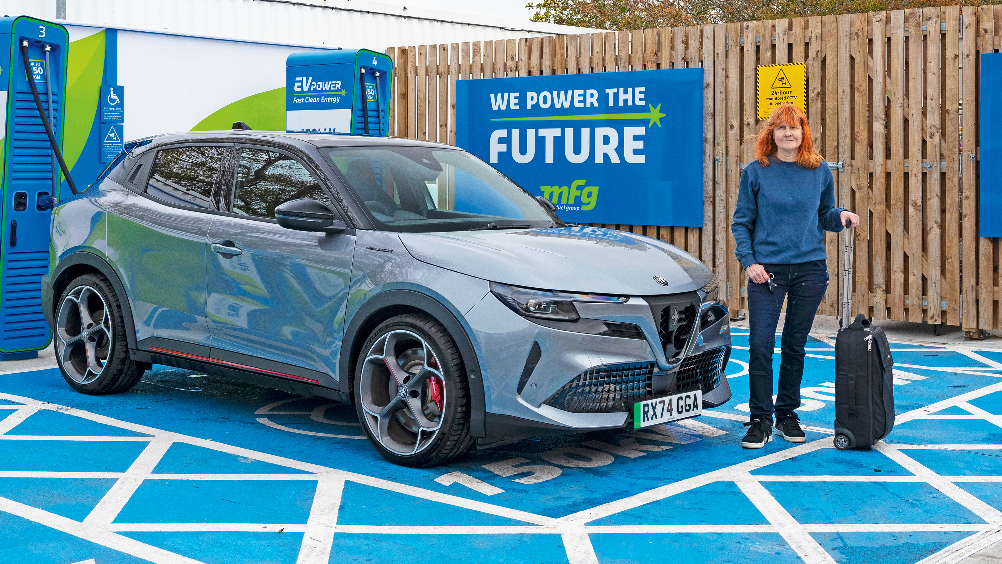 Alfa Romeo Junior Elettrica - Dawn with car charging