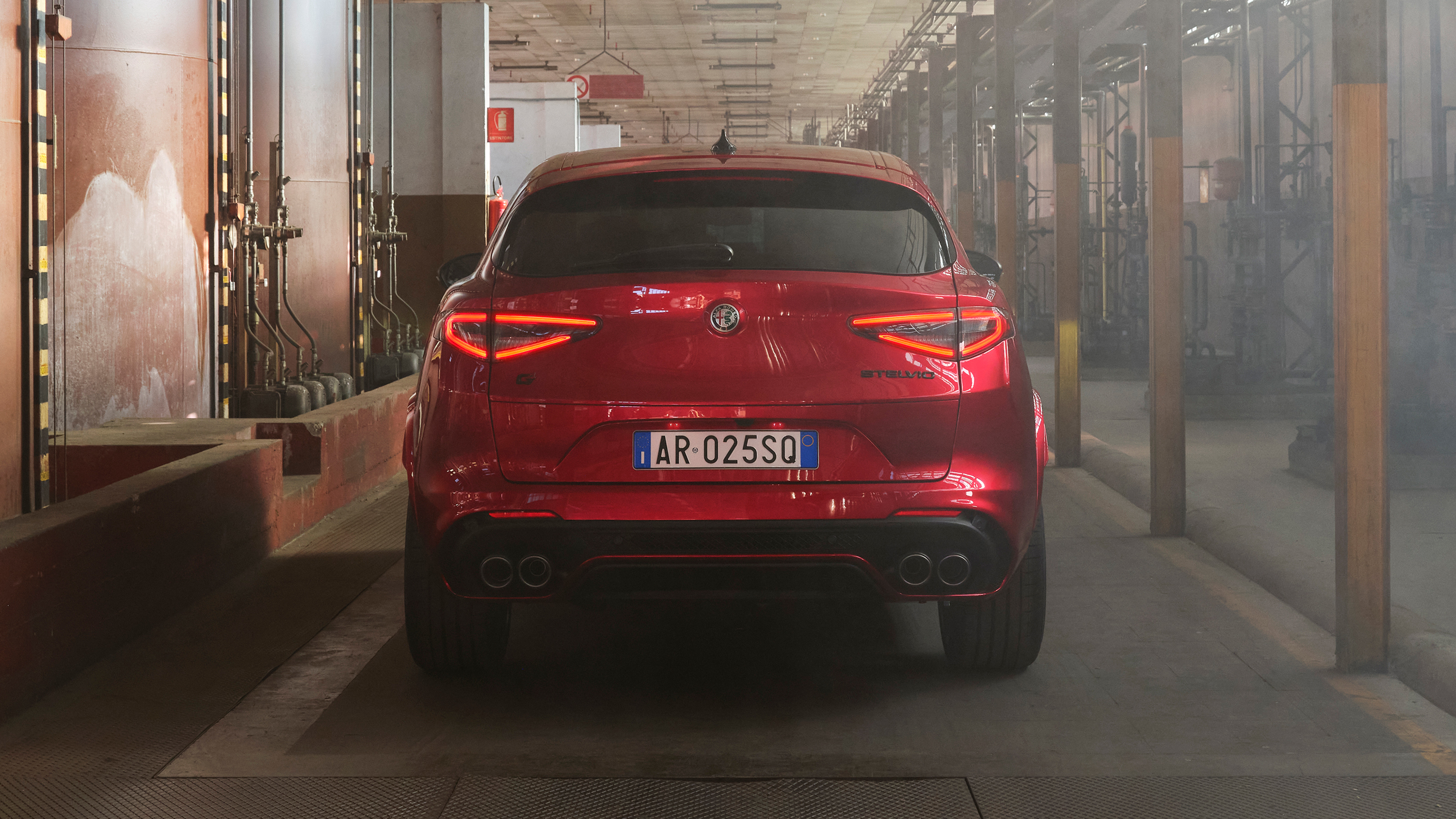  Alfa Romeo Stelvio Quadrifoglio Colleziones - rear end