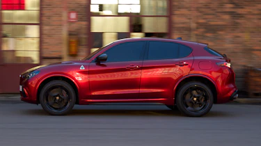 Alfa Romeo Stelvio Quadrifoglio Colleziones - side profile