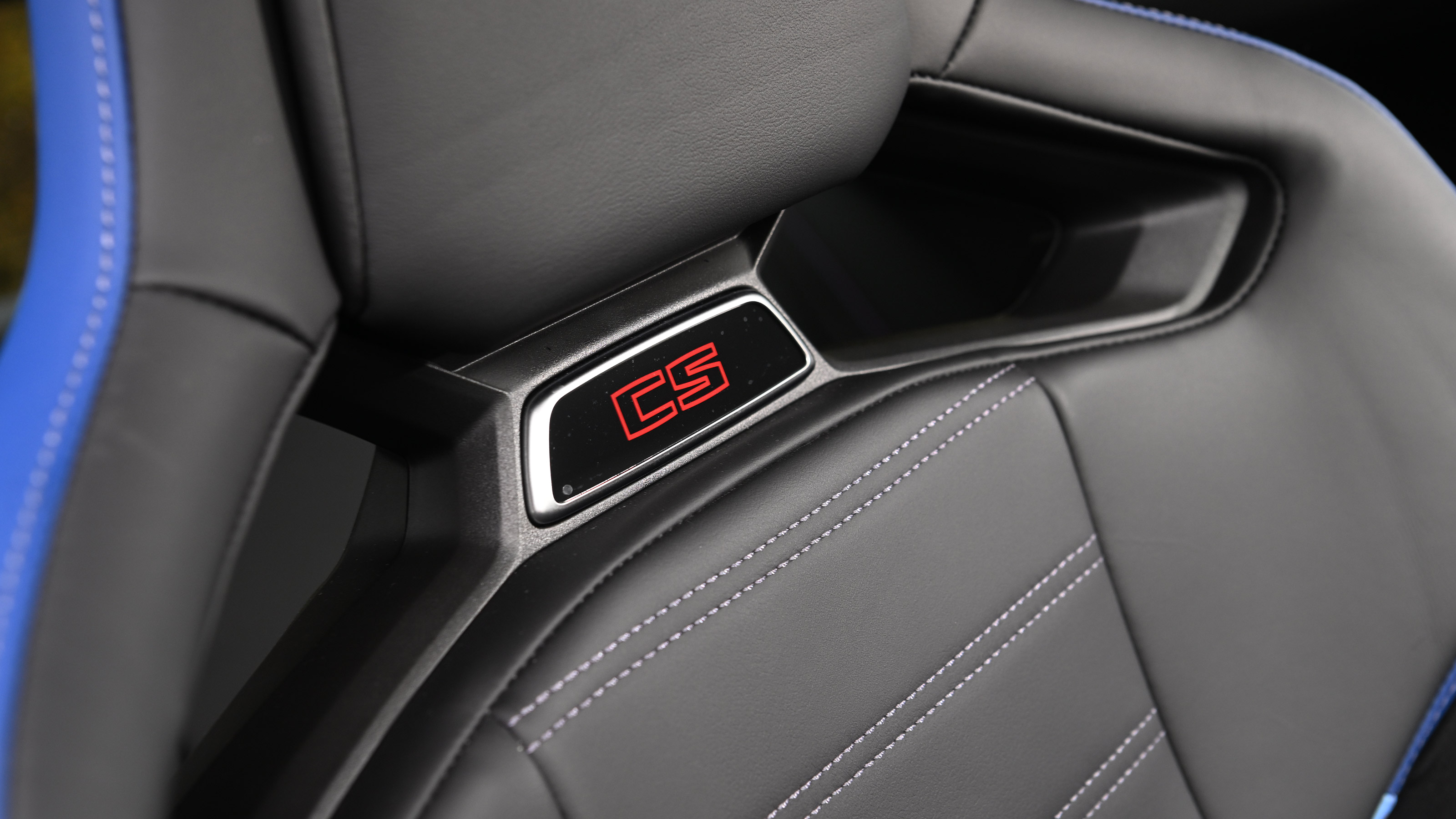 BMW M2 CS - seat detail