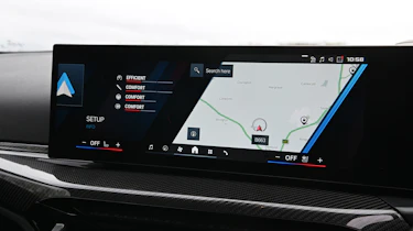 BMW M2 CS - screen