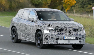 BMW iX3 M - dynamic front 3/4