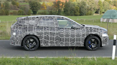 BMW iX3 M - dynamic side profile