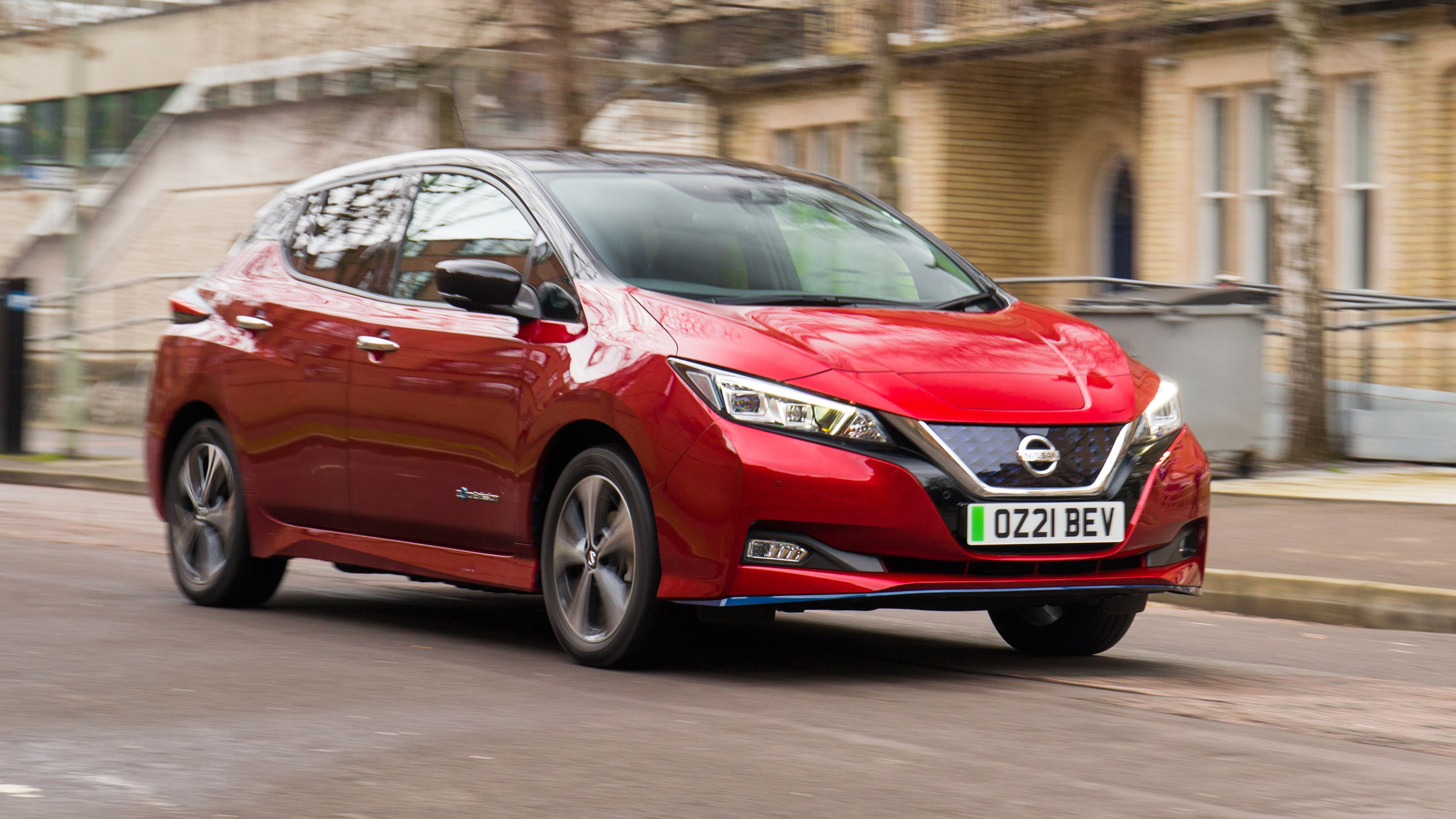 Nissan Leaf - front tracking