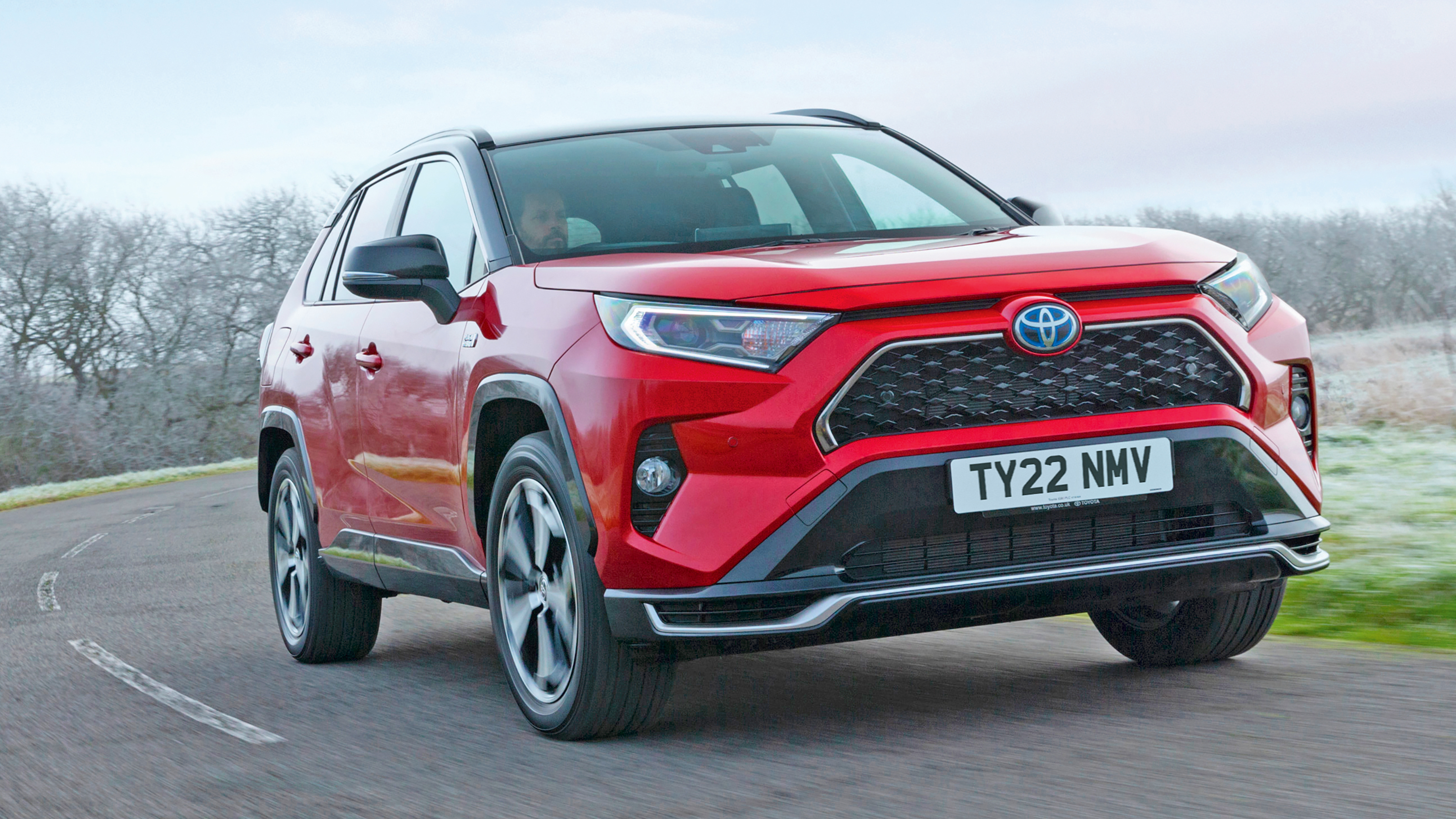 Toyota RAV4 - front 3/4