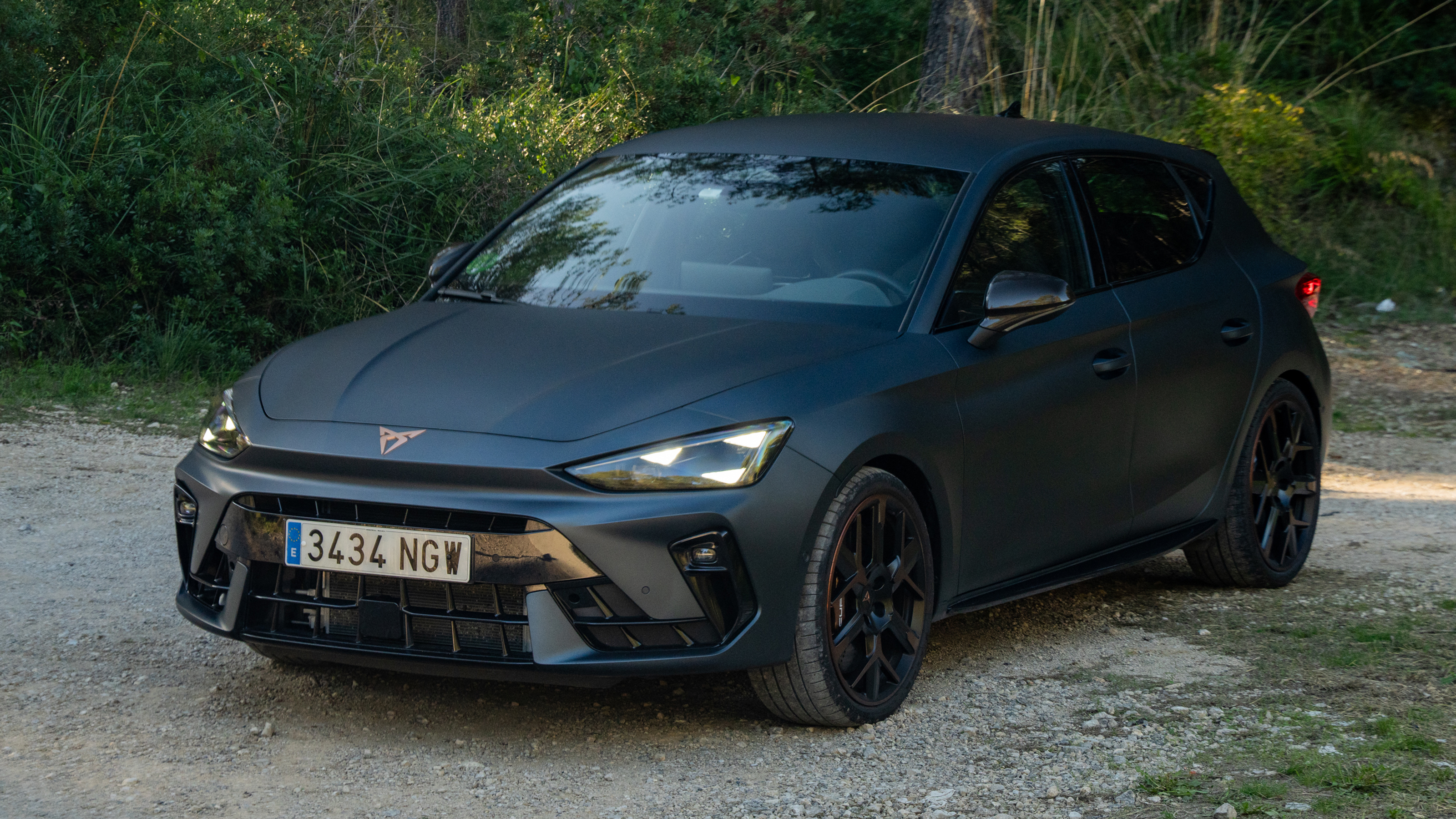 New Cupra Leon VZ - front 3/4