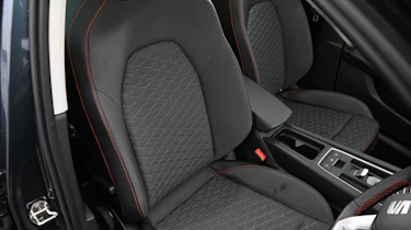 SEAT Leon - front seats