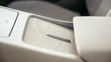 Geely EX5 - wireless charging