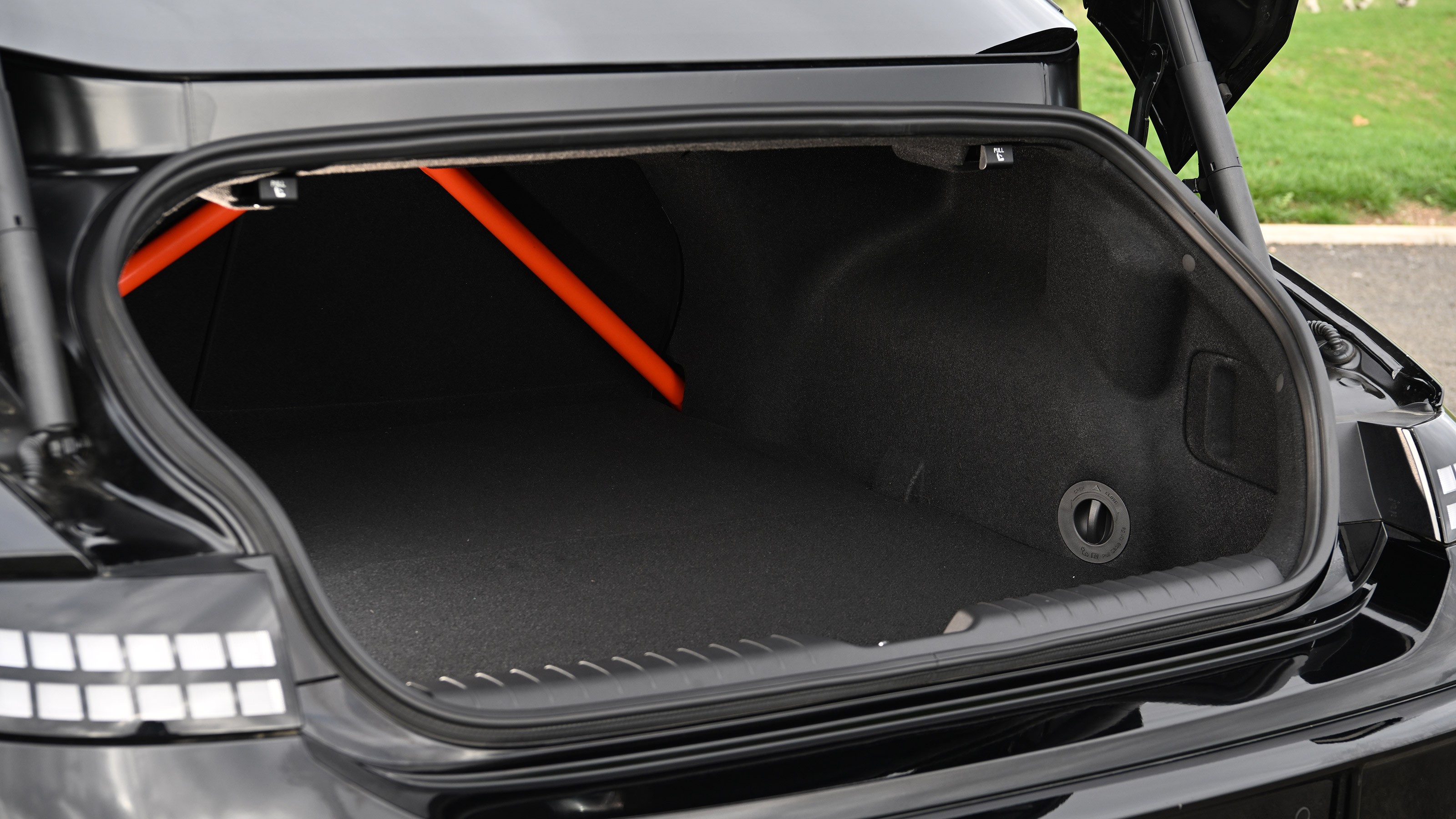 Hyundai Ioniq 6 N - boot