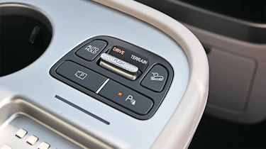 Hyundai Ioniq 9 - drive selector