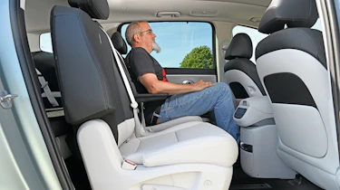 Hyundai Ioniq 9 - rear seats