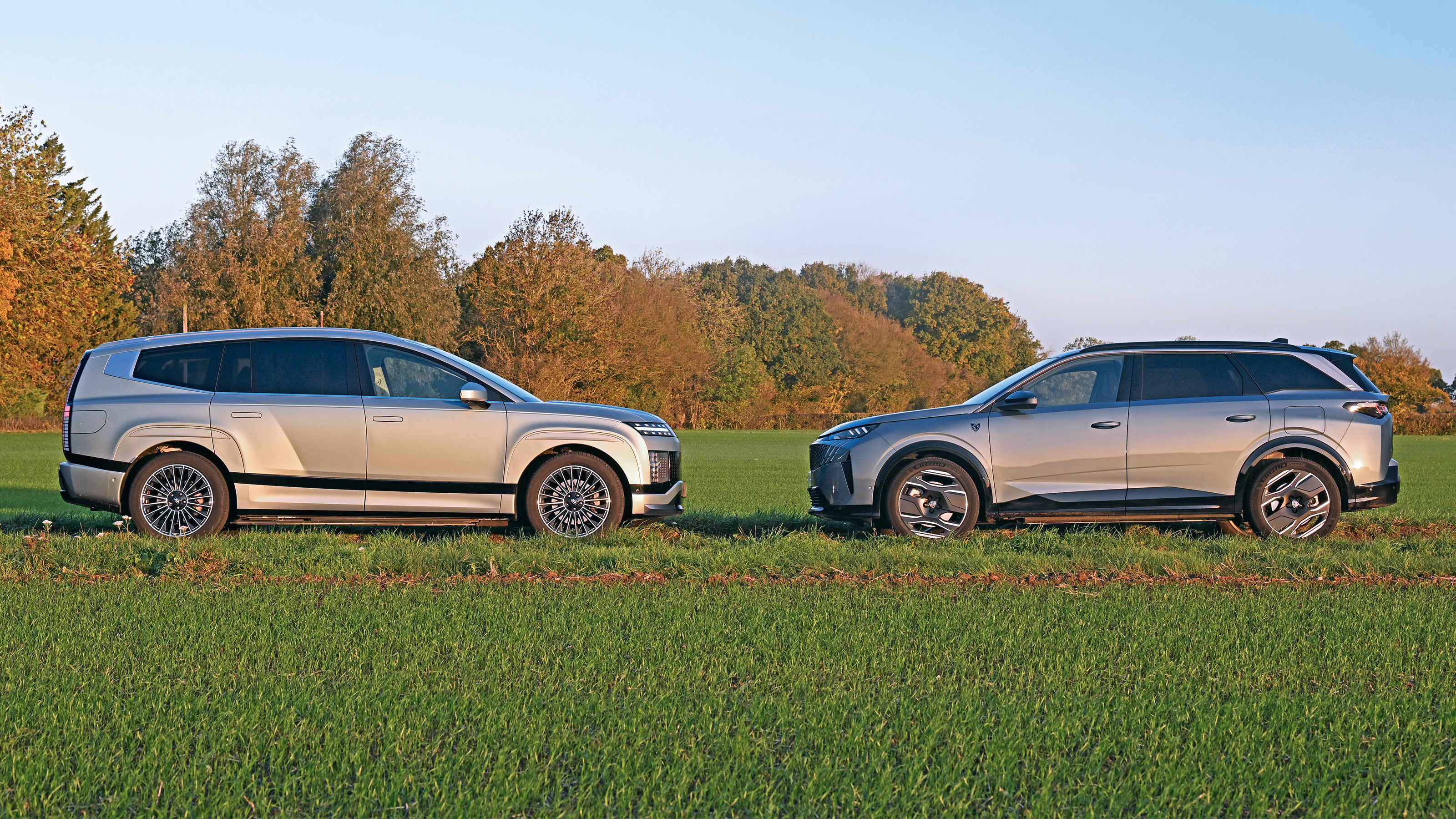 Hyundai Ioniq 9 vs Peugeot E-5008 - head to head