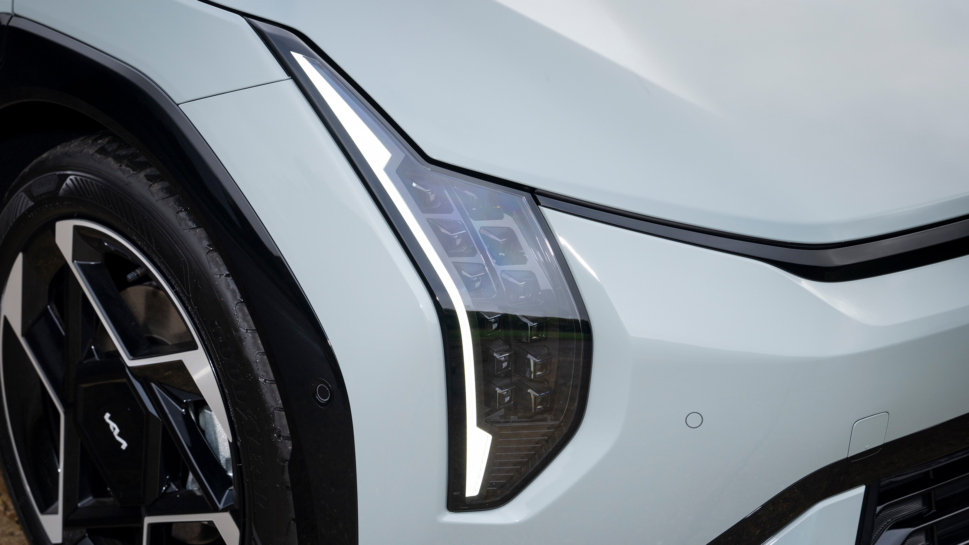 Kia EV4 Fastback GT-Line S head light
