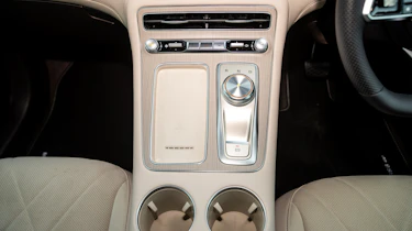MGS6 EV - centre console