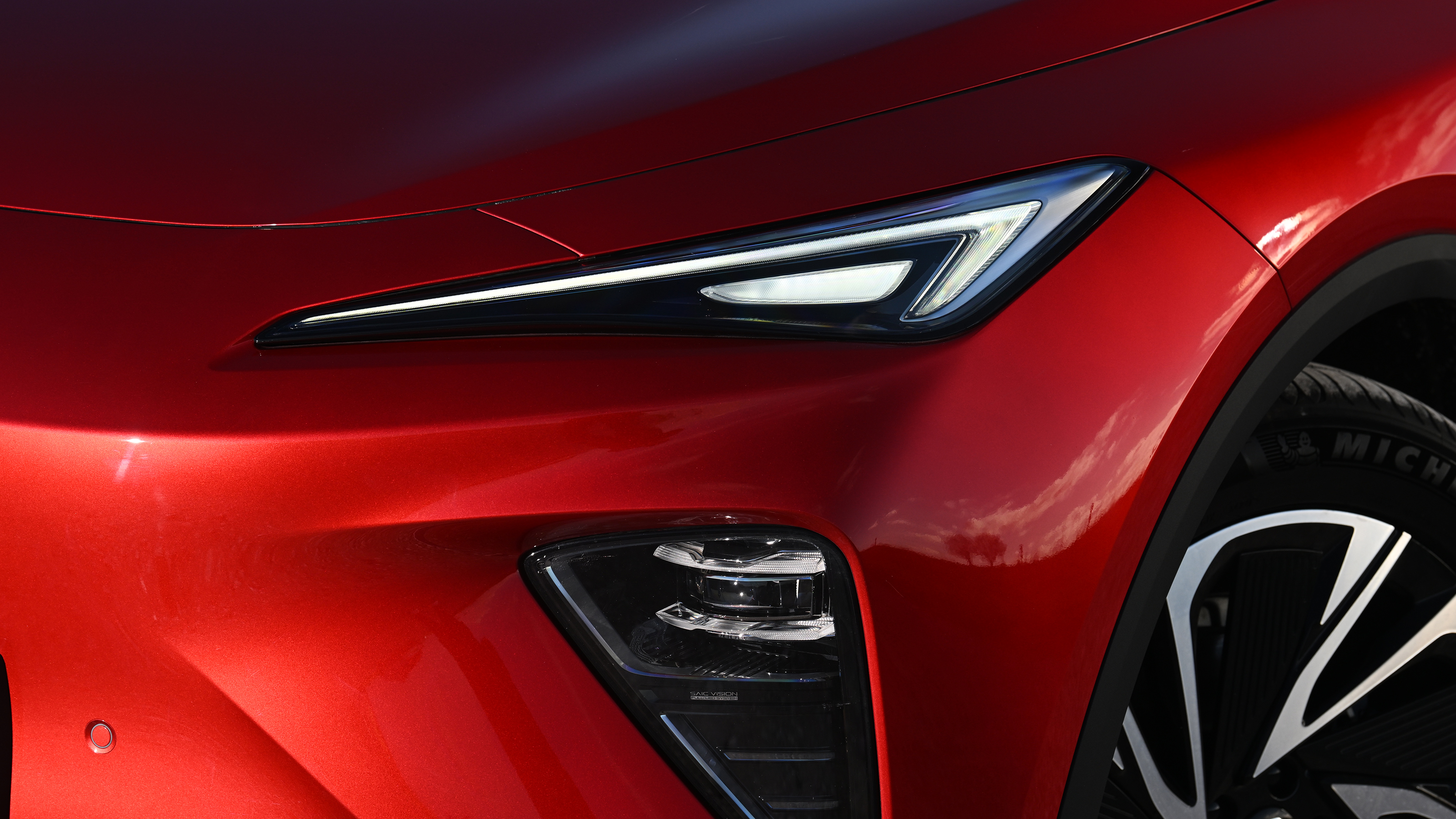 MGS6 EV Trophy Long Range - headlight