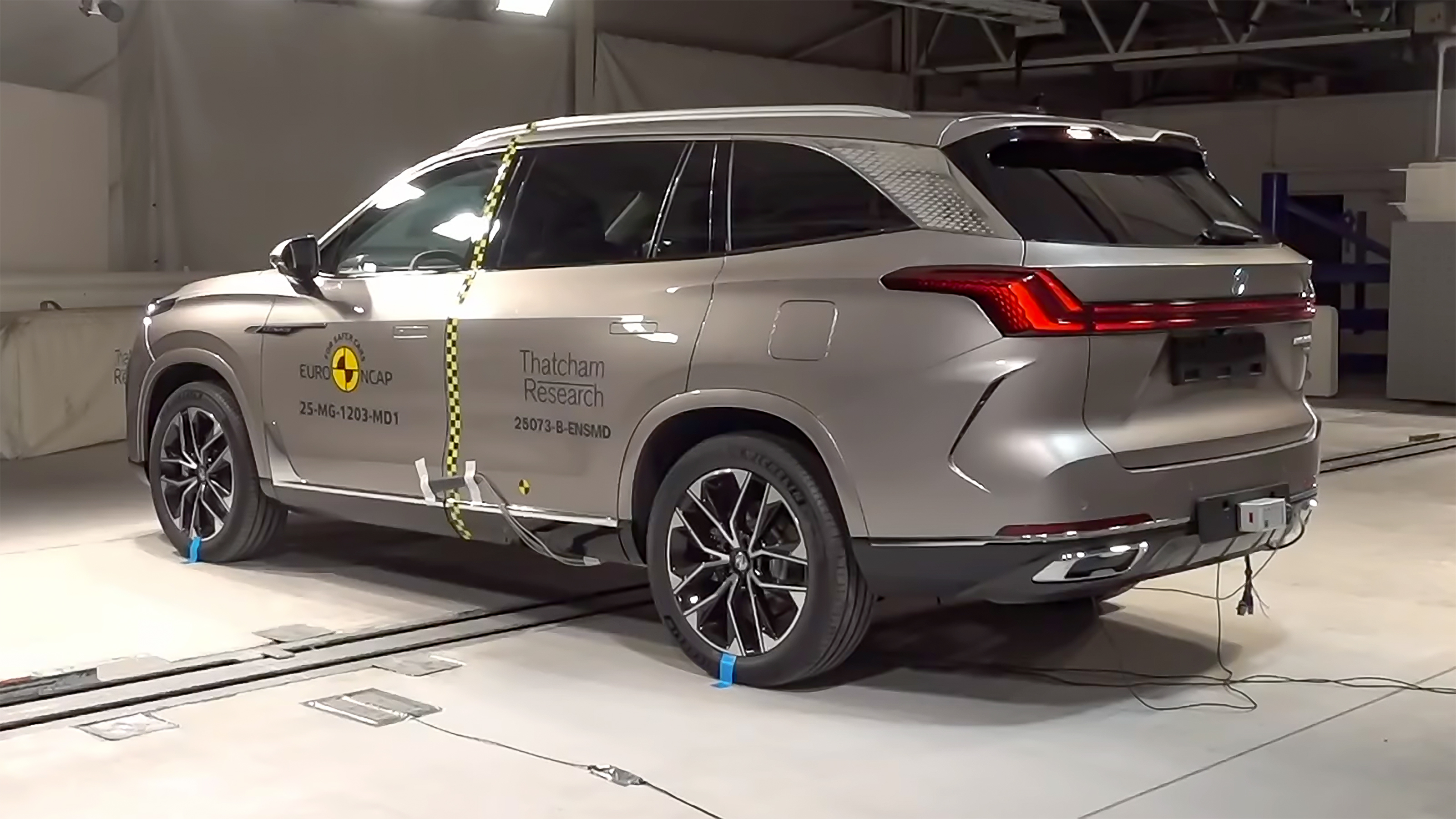 MGS9 PHEV Euro NCAP test vehicle - rear