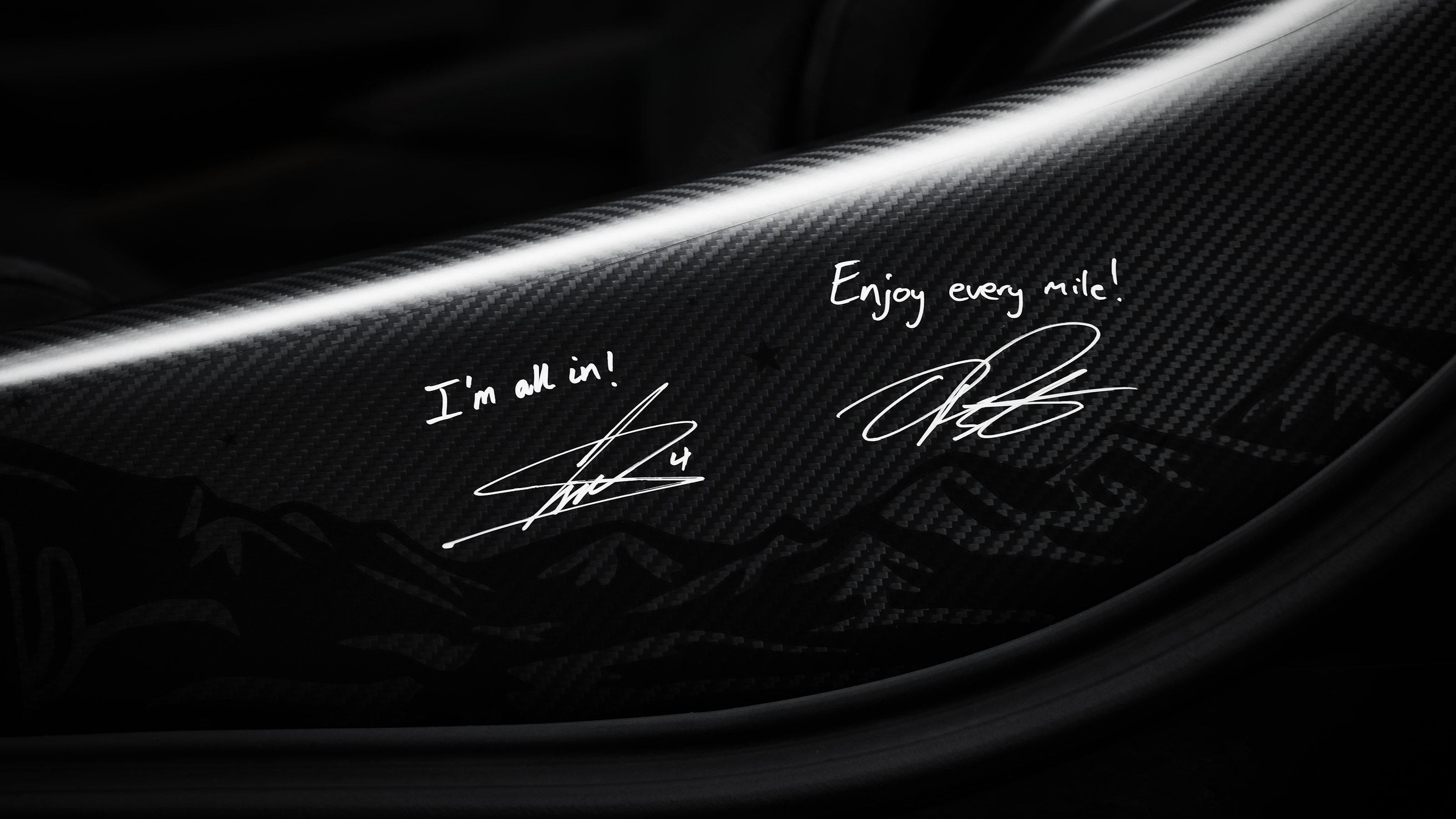 McLaren 750S Project Viva - signatures