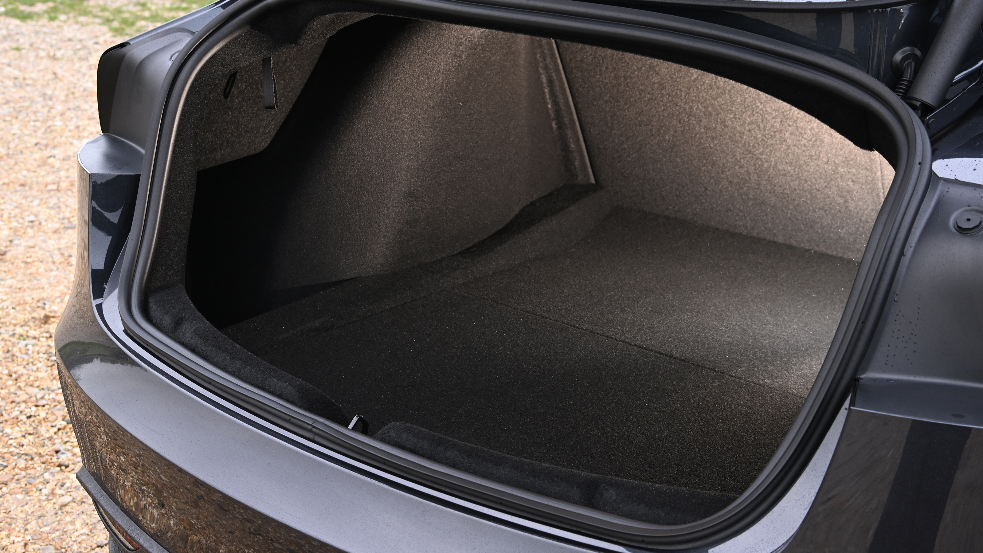 Tesla Model 3 - boot