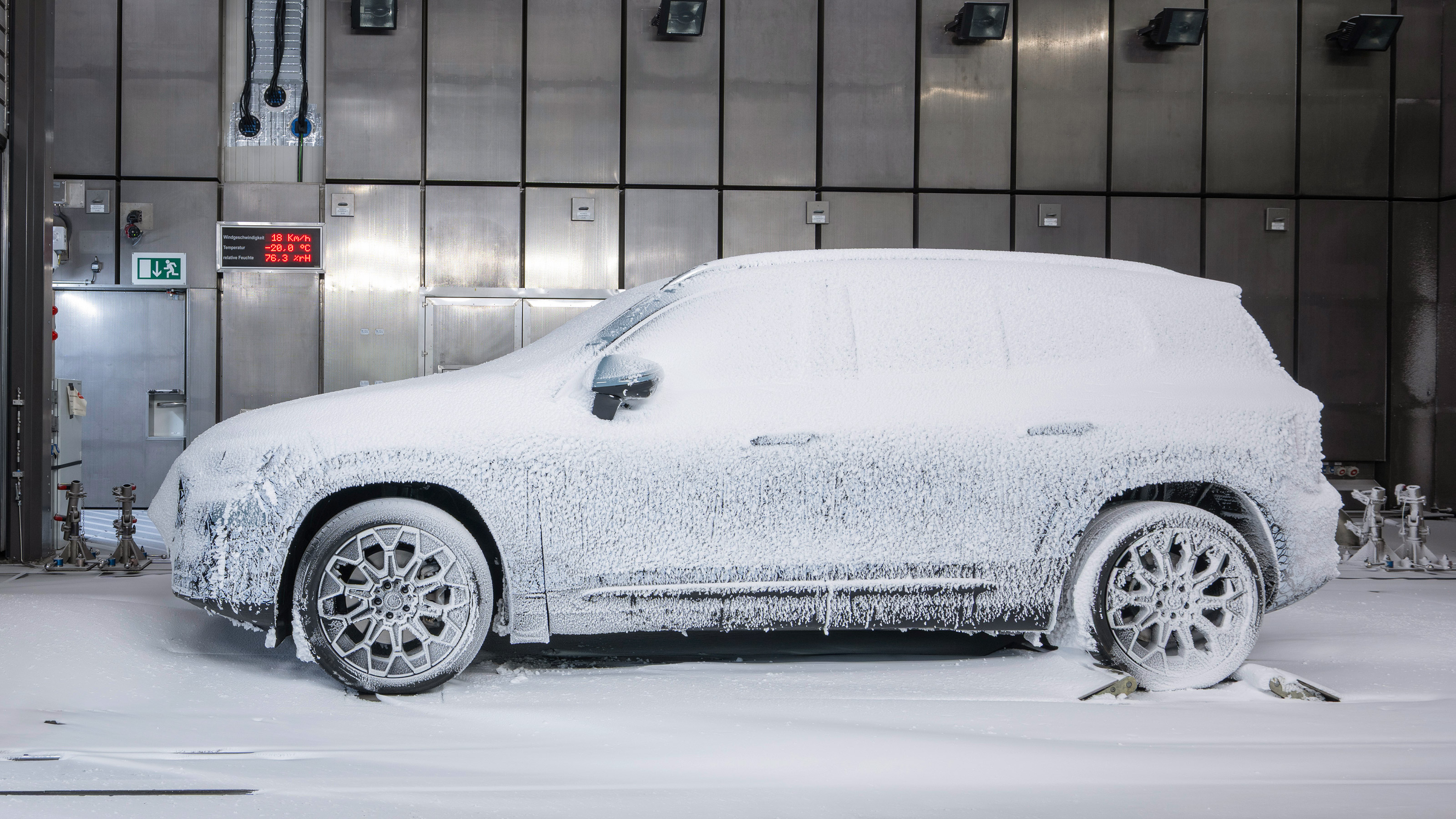 Mercedes GLB - side teaser