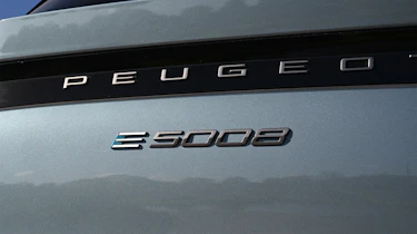 Peugeot E-5008 - rear badge