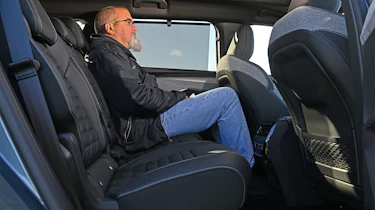 Peugeot E-5008 - rear seats