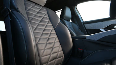 Peugeot E-5008 - seat backs