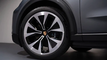 Porsche Cayenne Electric - wheel