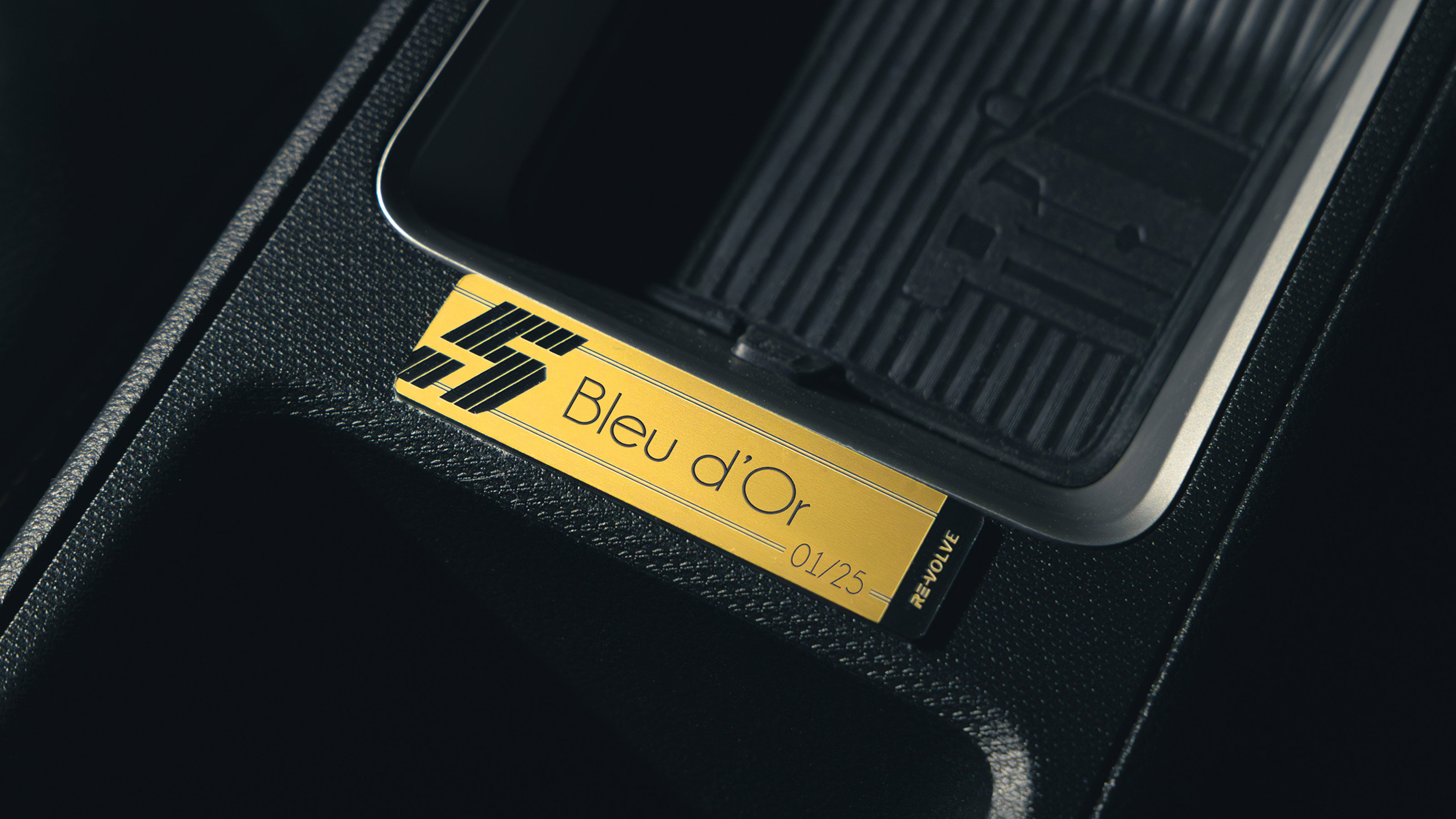 Renault 5 Bleu d’Or - badge