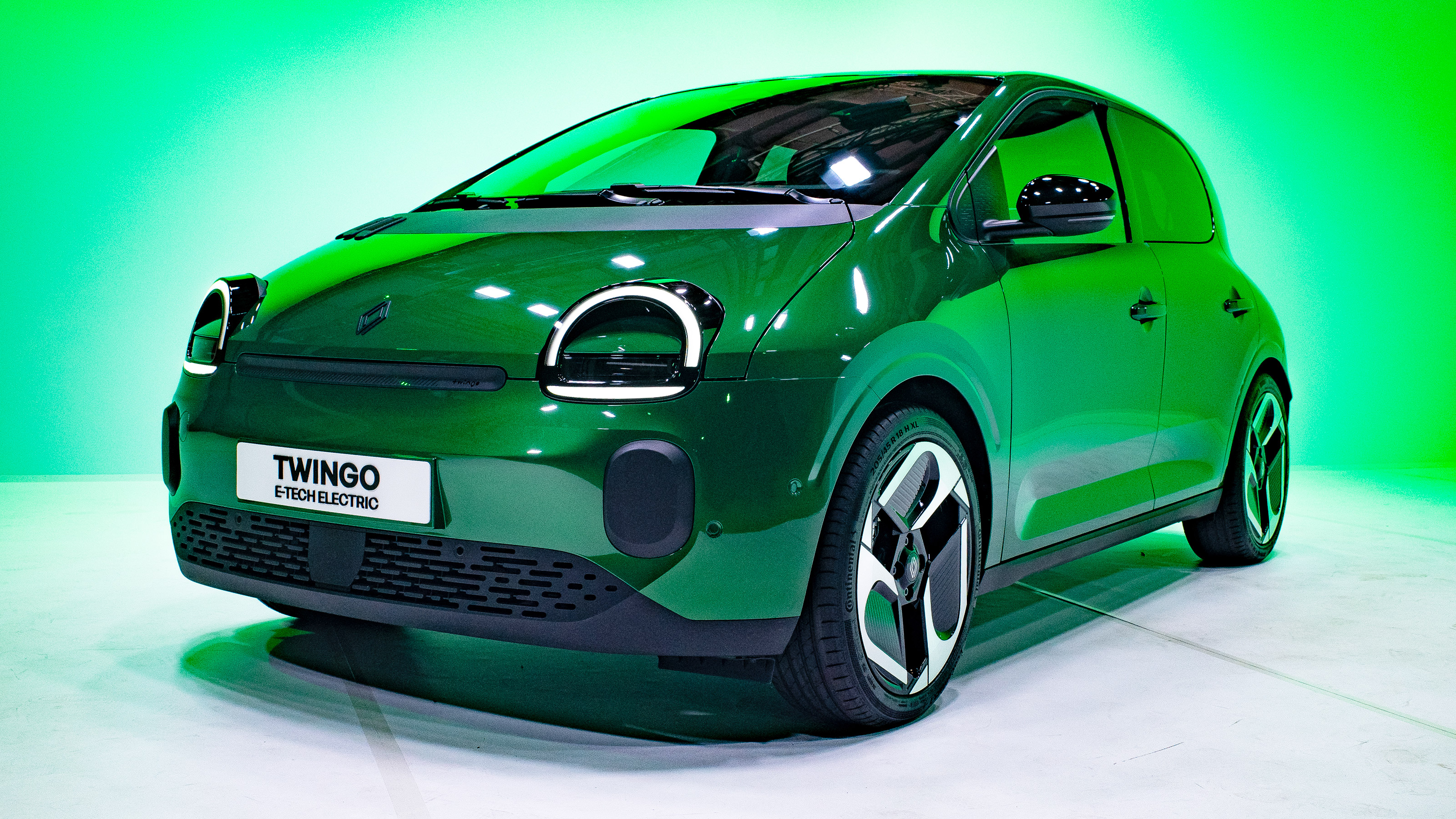 Renault Twingo - studio front