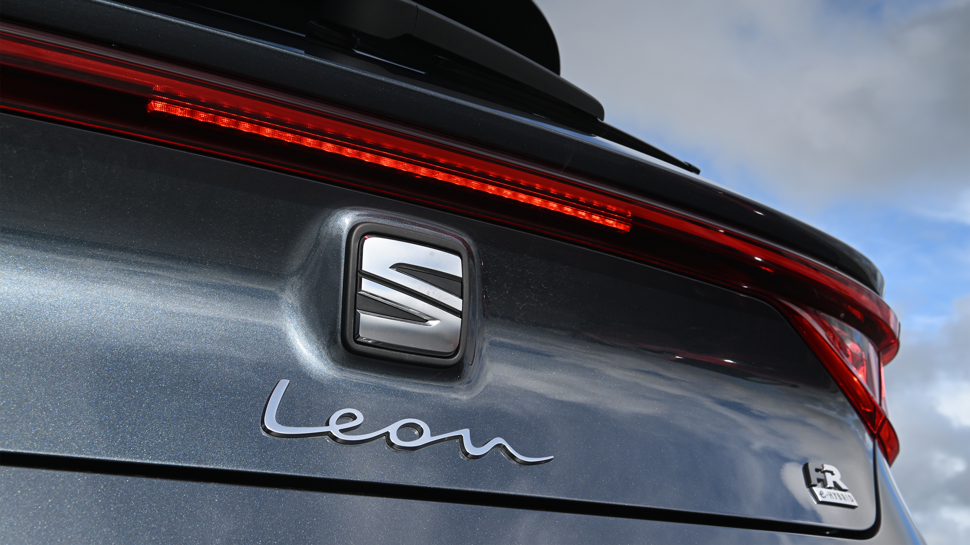 SEAT Leon - rear badges