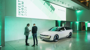 Skoda Vision O concept - looking at the front of car