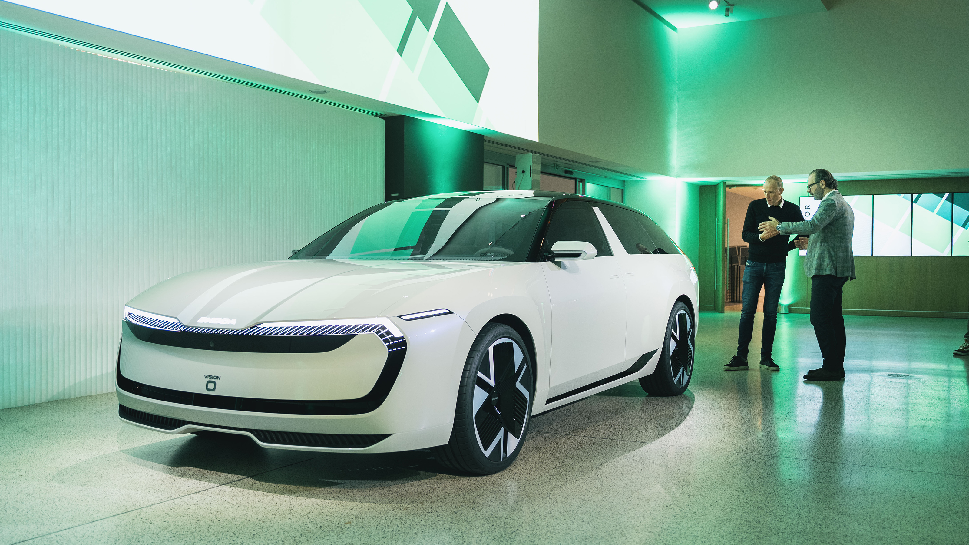 Skoda Vision O concept - front angled