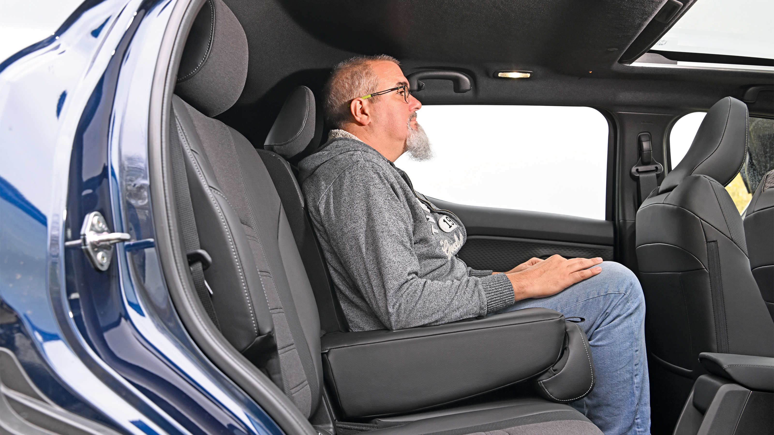 Suzuki e Vitara - rear seats